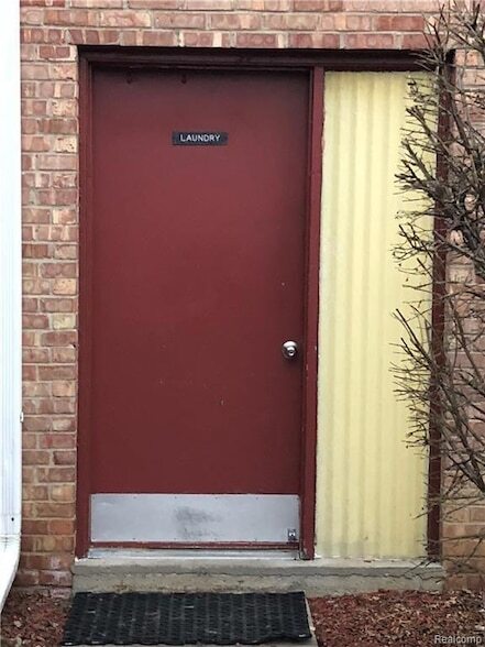 Building Photo - 1249 Island Dr