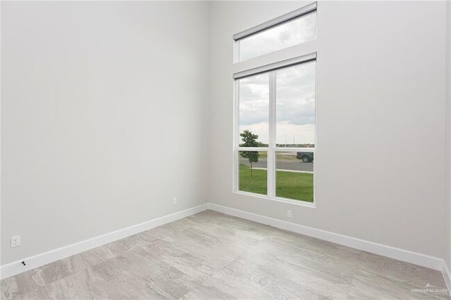 Building Photo - 37 N 24th St