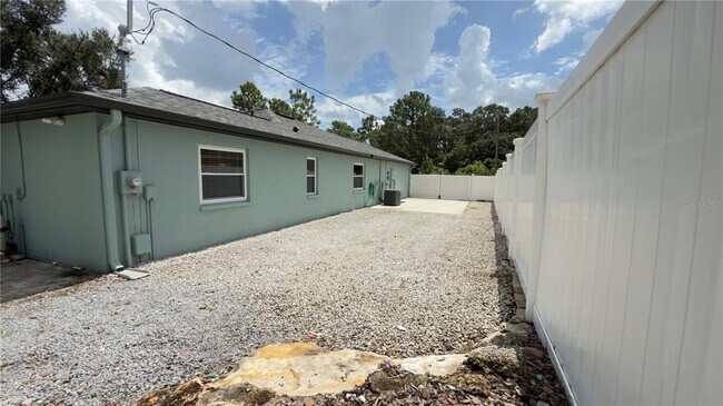 Building Photo - 2469 Lackland Ave