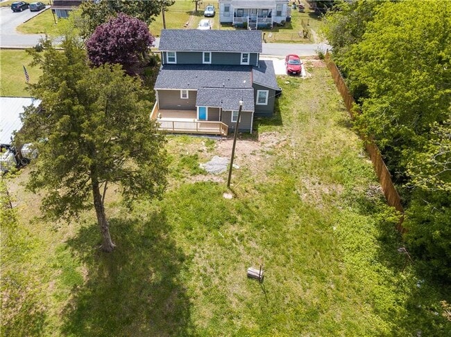 Building Photo - 3 Bedrooms.  2.5 Baths. Luxury Upgrades