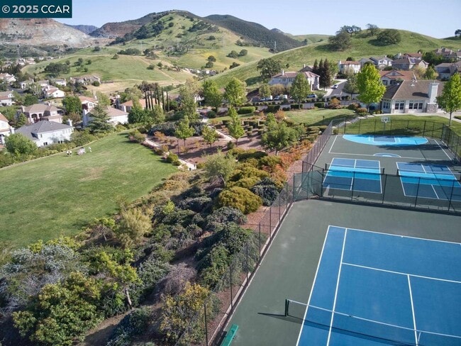 Building Photo - 829 Deer Spring Cir