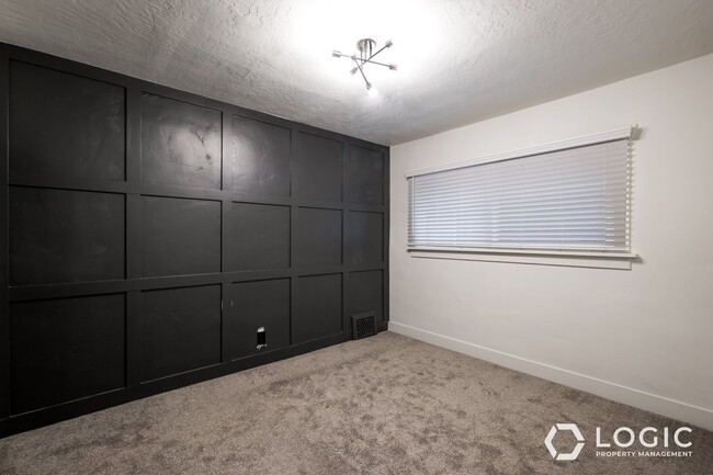 Building Photo - Gorgeous Home in Sugar House!!