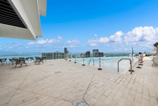 Building Photo - 300 S Biscayne Blvd
