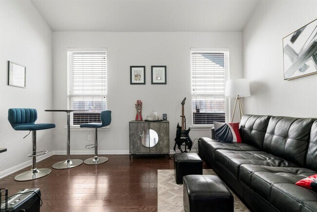 Building Photo - 9925 Milla Cir