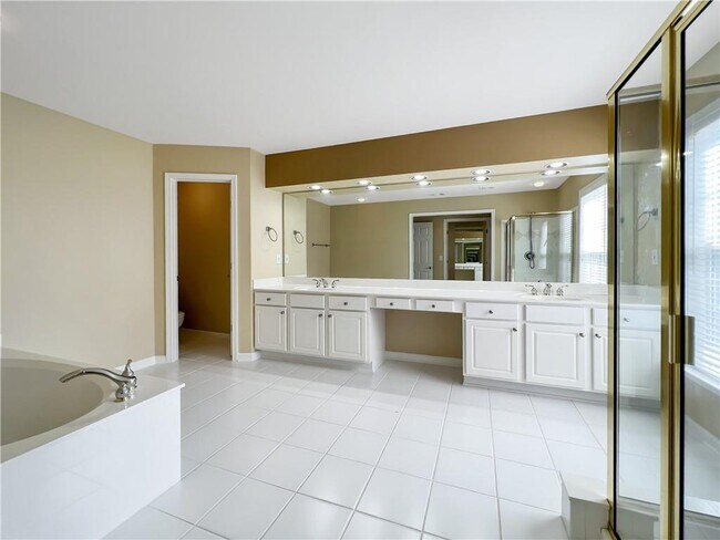 Building Photo - 1670 Laleiah Dr