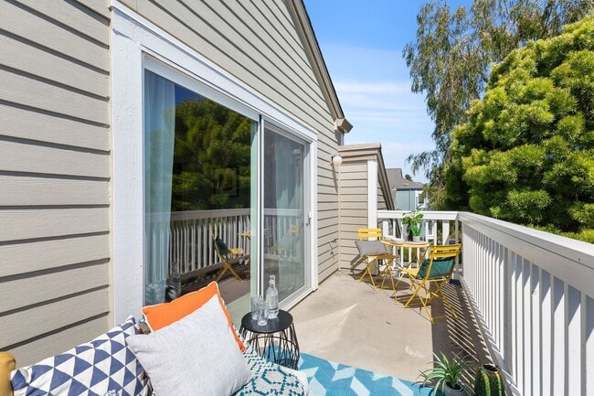 Building Photo - Spacious Alameda Brittany Bay Landing Town...