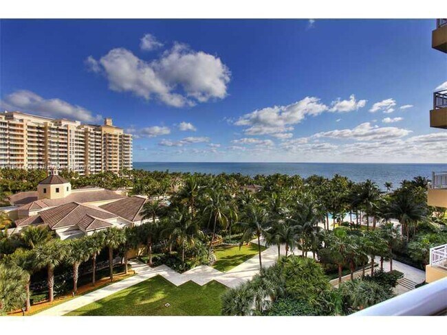 Primary Photo - 799 Crandon Blvd