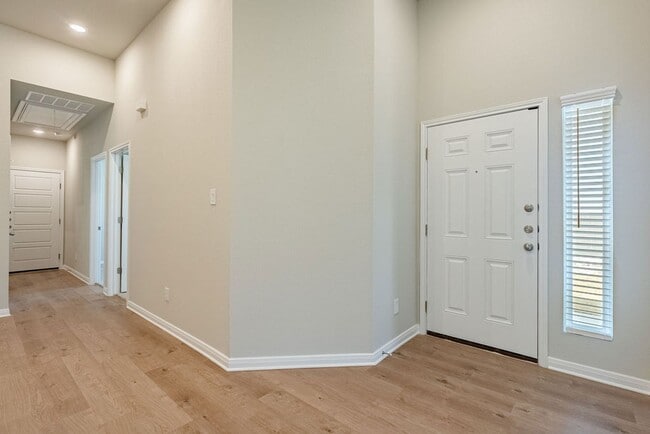 Building Photo - 414 Cross Barn Blvd