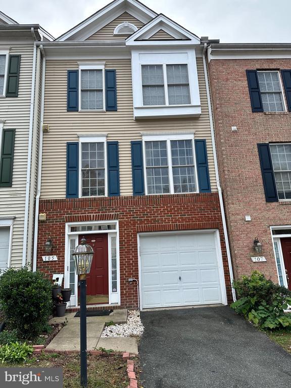 Building Photo - 105 Galway Ln