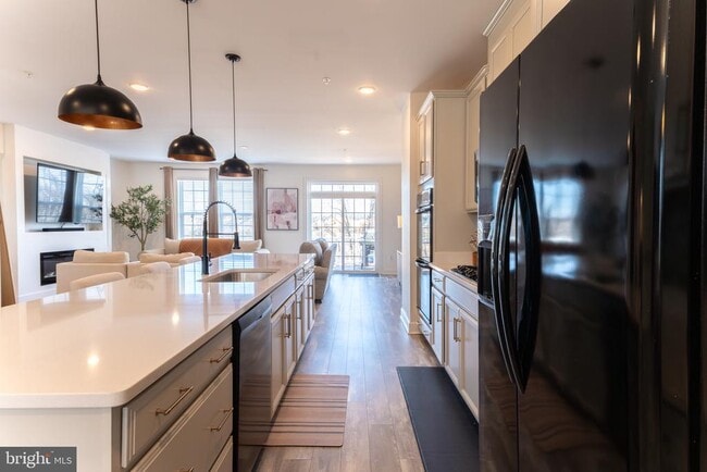 Building Photo - 9722 Glassy Creek Way