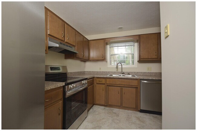 Building Photo - 107 Oakmont Ln