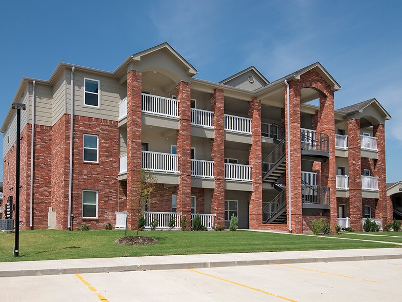 The Trails at Derby 1300 E Meadowlark Blvd Derby KS 67037 Apartment