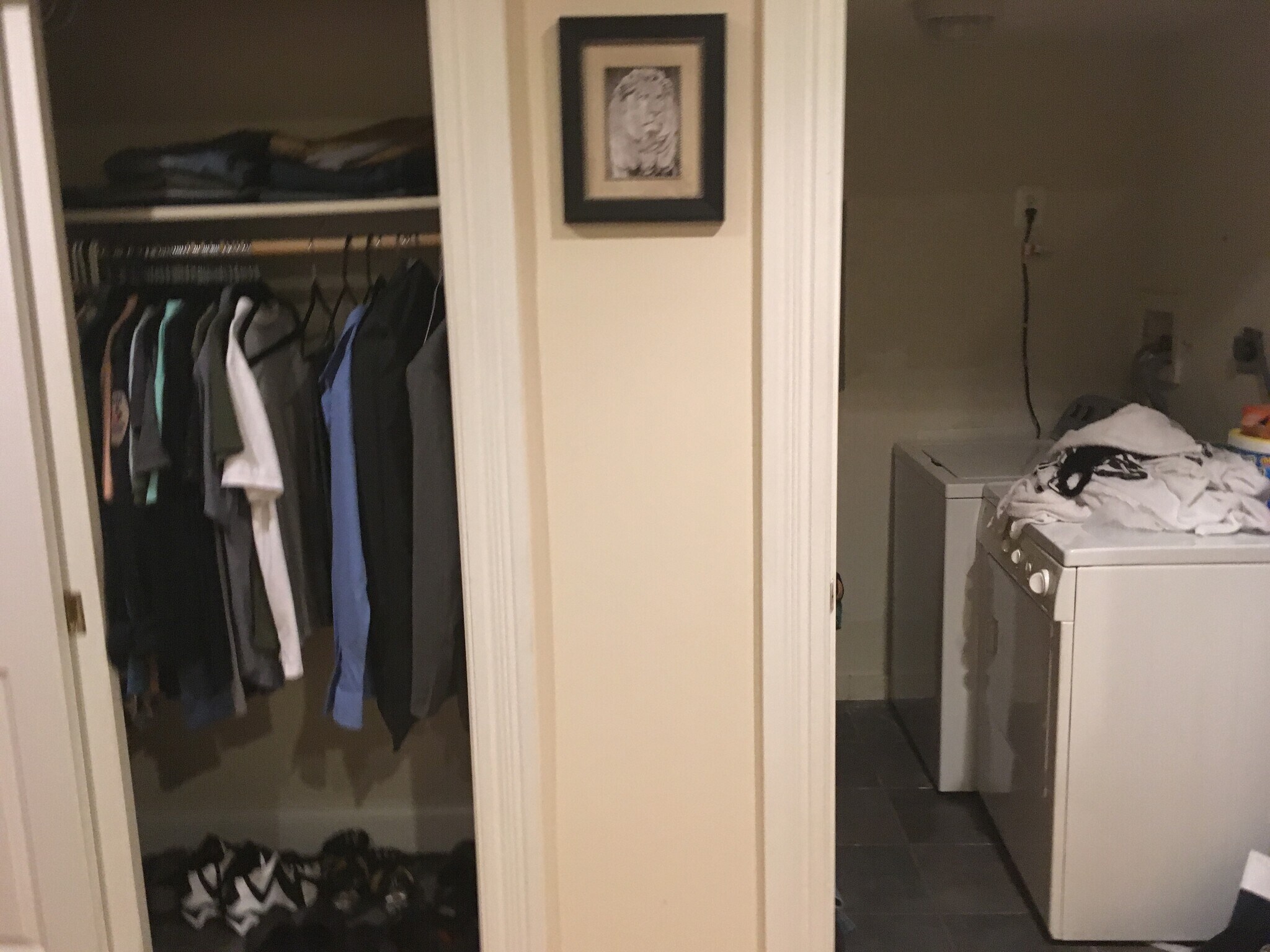 Building Photo - 2105 N Charles St