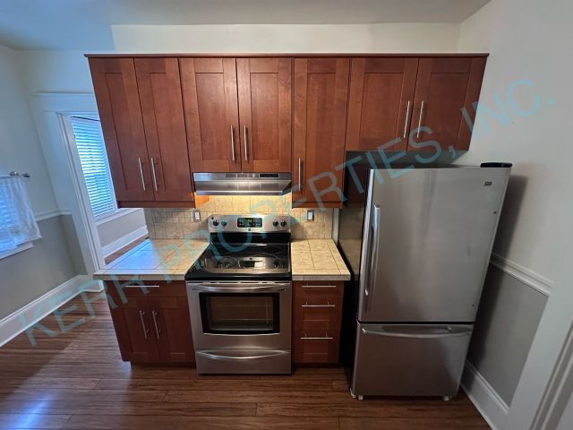 Building Photo - LOCATING OCCUPANTS FOR THE HOMEOWNER! Charming 3-Bedroom Haven with Spacious Living in the Heart ...