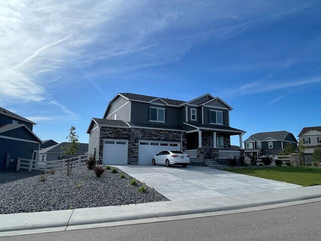 Building Photo - Live Lavishly in Crystal Valley Ranch