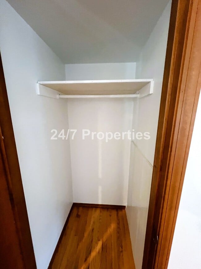 Building Photo - 2024-1102MF