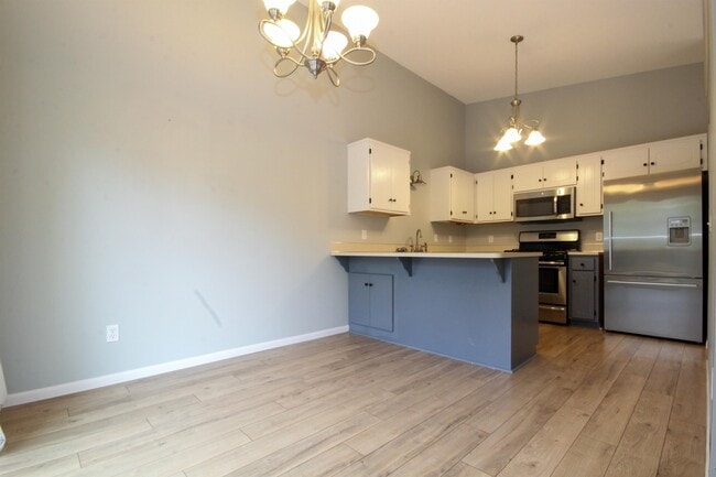 Building Photo - 4418 Clover Ln