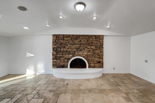 Building Photo - 6301 E Sweetwater Ave