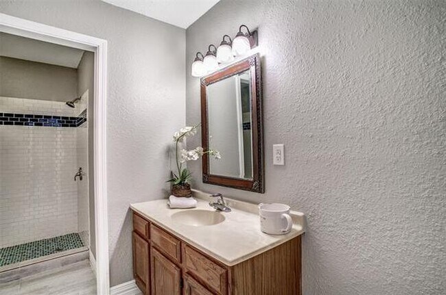 Building Photo - 157 Country Pl Ln