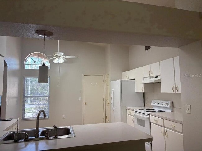 Building Photo - 30904 Burleigh Dr