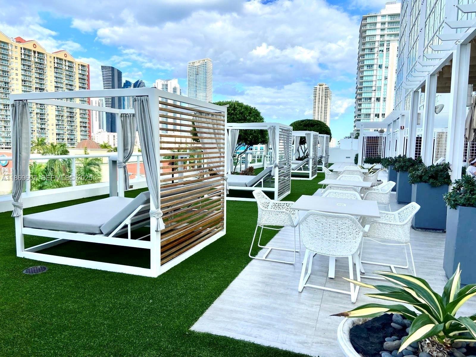 Building Photo - 400 Sunny Isles Blvd