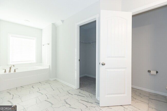 Building Photo - 4510 Mountain Ivy Dr