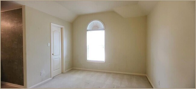 Building Photo - 12906 Silent Shore
