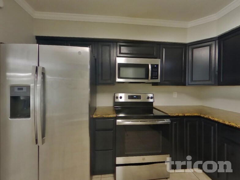 Building Photo - 25568 Dogwood Ln