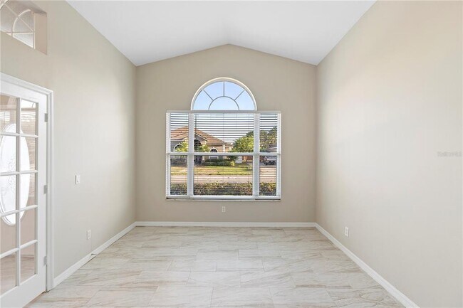 Building Photo - 9885 Montclair Cir