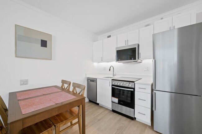 Building Photo - 848 Pacific Ave