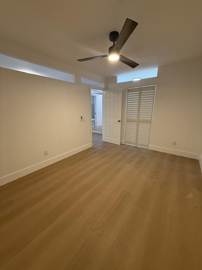 Building Photo - 726 S 11th St