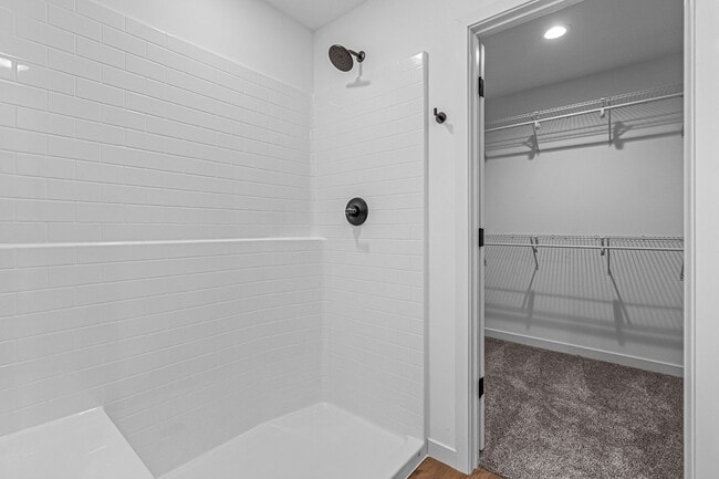 Building Photo - New build 4 bed 4 bath Condo