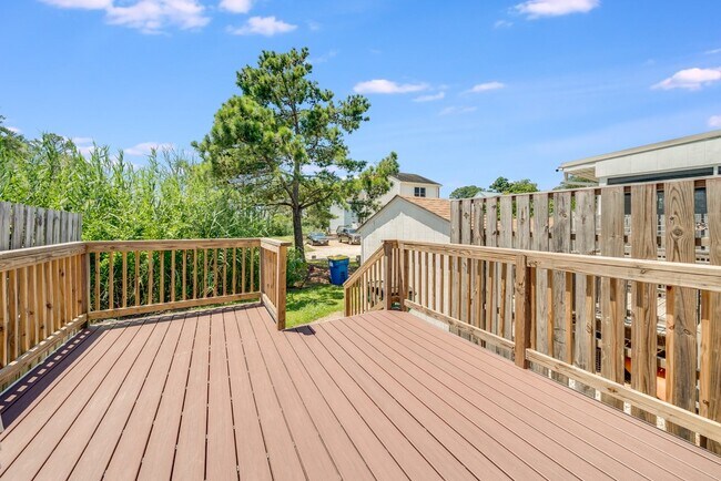 Building Photo - 7234 Oak Ridge Pl