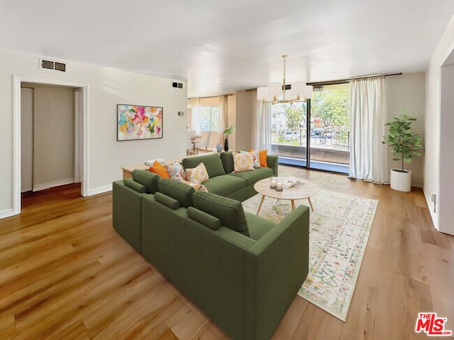 Building Photo - 10707 Camarillo St