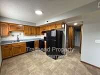 Building Photo - 3407 NW Duncan Rd