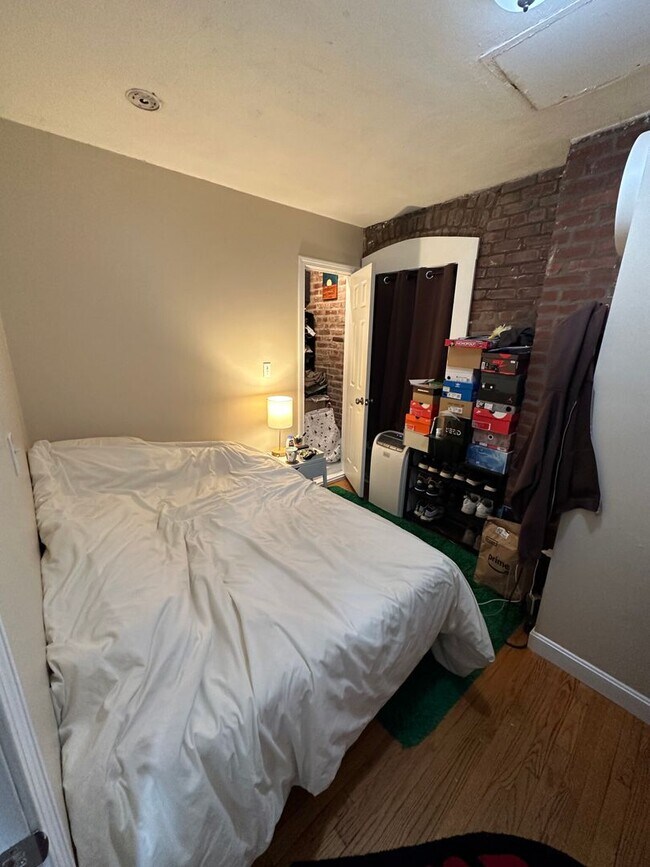 Building Photo - HOT NORTH END LISTING!!!!