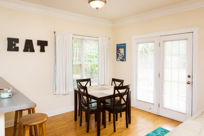 Building Photo - 100 Davis St