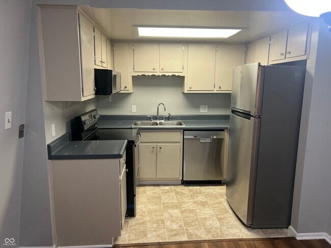 Building Photo - 311 Elmead Ct