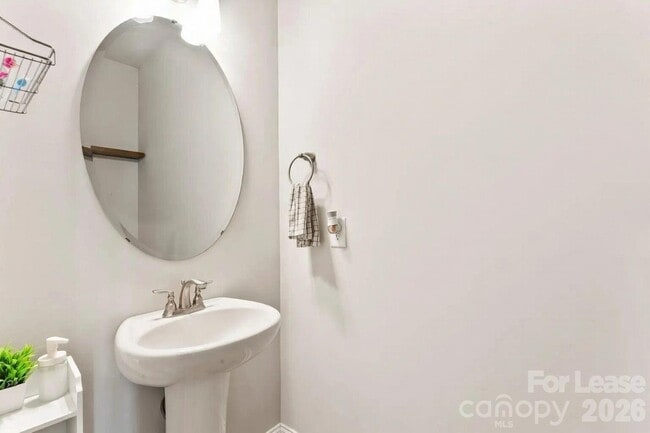 Building Photo - 11732 Glenwood Dr