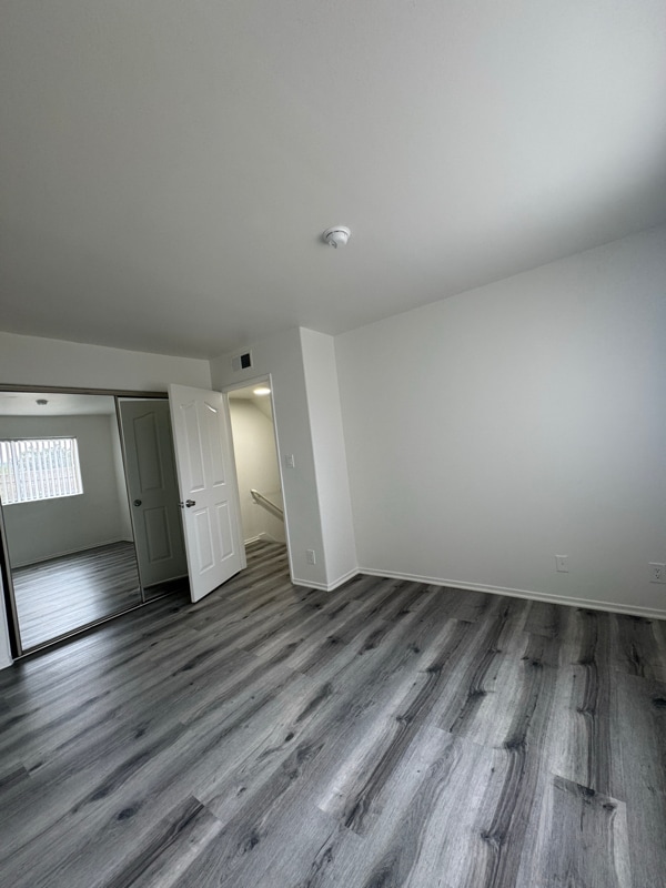 Building Photo - 13012 Riverside Dr