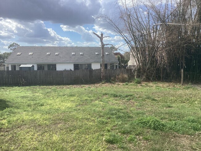 Building Photo - UCF