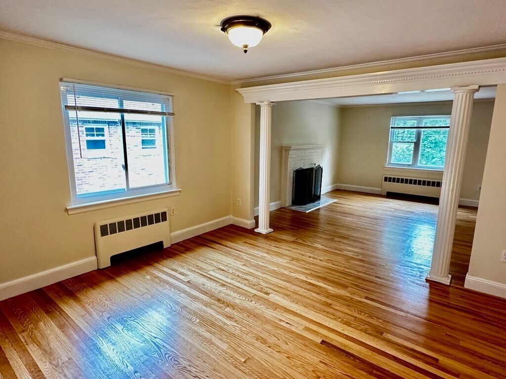 Building Photo - 27 Heath St