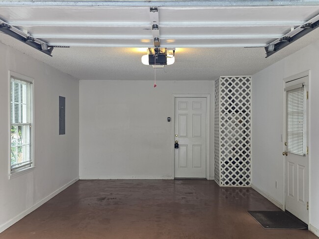 Building Photo - 517 Tanners Park Ct