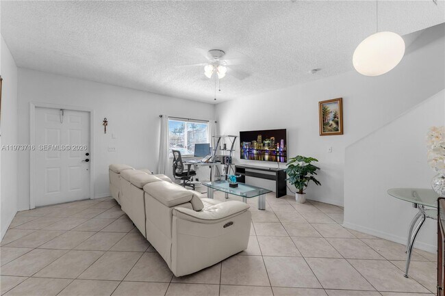 Building Photo - 2245 SE 25th Ave