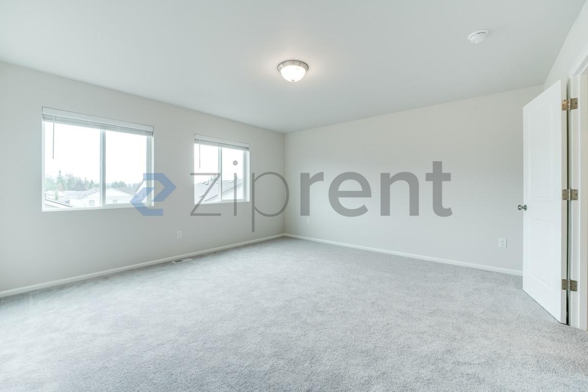 Building Photo - Unit
