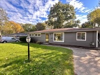 Building Photo - Three Bedroom Ranch in Northeast Grand Rapids