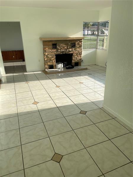 Building Photo - 21 Mountain Dr