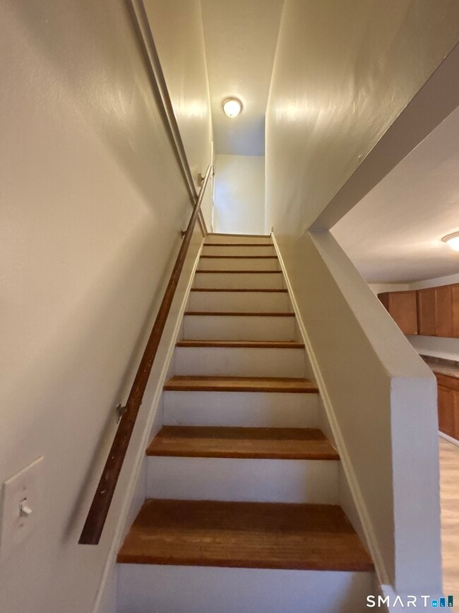 Building Photo - 456 N Main St