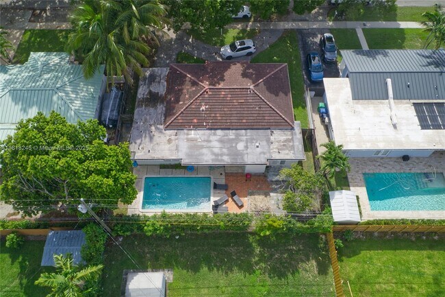 Building Photo - 8240 SW 62nd Ct