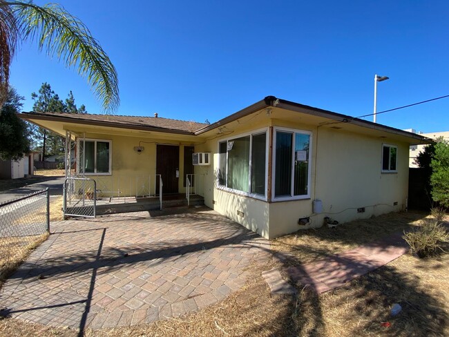 Building Photo - 3BR/2BA - Single Family Home in El Cajon!